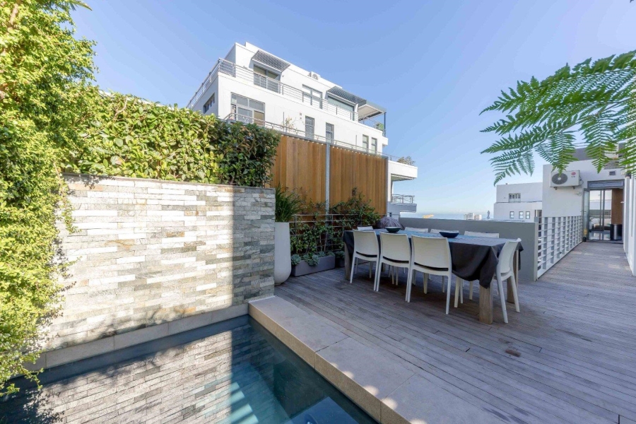 2 Bedroom Property for Sale in Sea Point Western Cape